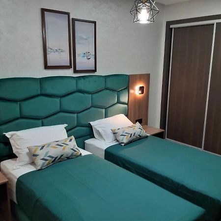 Appartement Pour Familles En Residence Avec Piscine Et Wifi Marrakesh Eksteriør billede