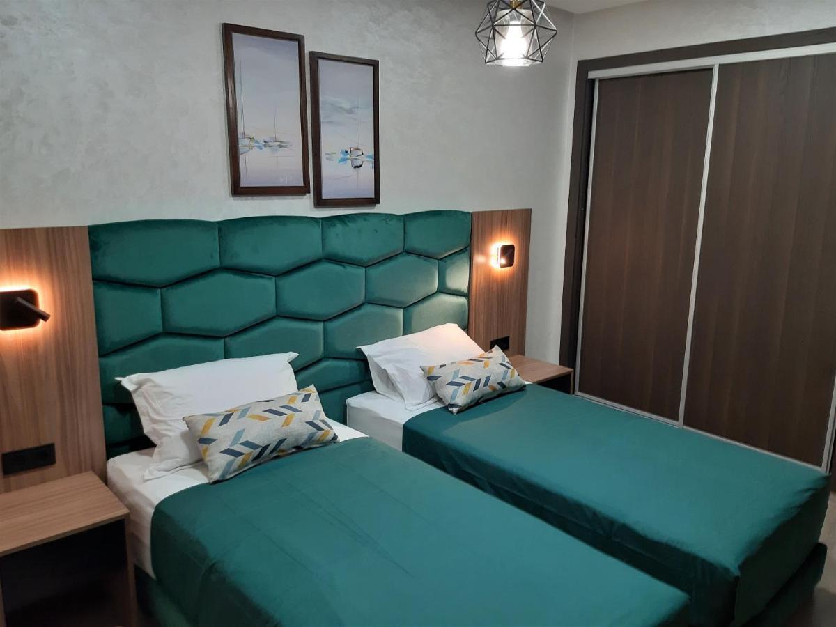 Appartement Pour Familles En Residence Avec Piscine Et Wifi Marrakesh Eksteriør billede