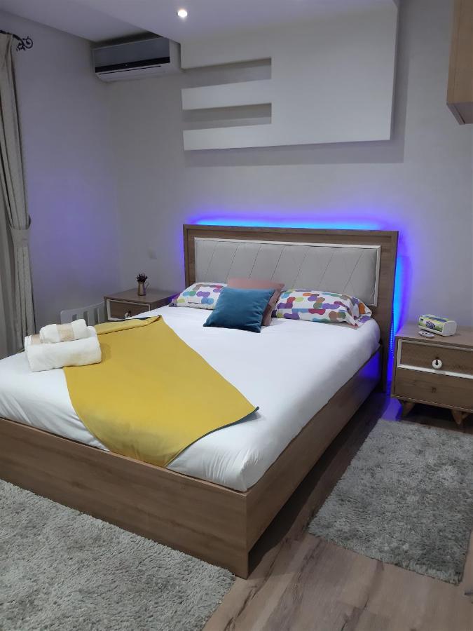 Appartement Pour Familles En Residence Avec Piscine Et Wifi Marrakesh Eksteriør billede