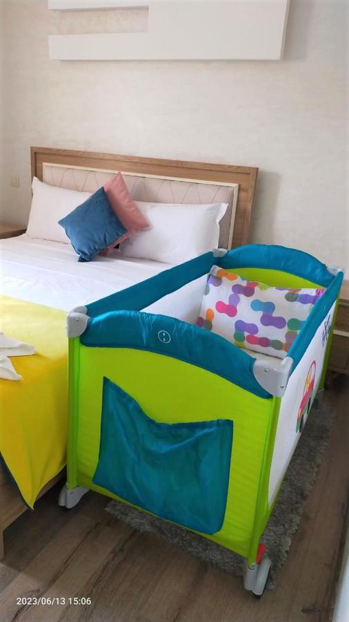 Appartement Pour Familles En Residence Avec Piscine Et Wifi Marrakesh Eksteriør billede